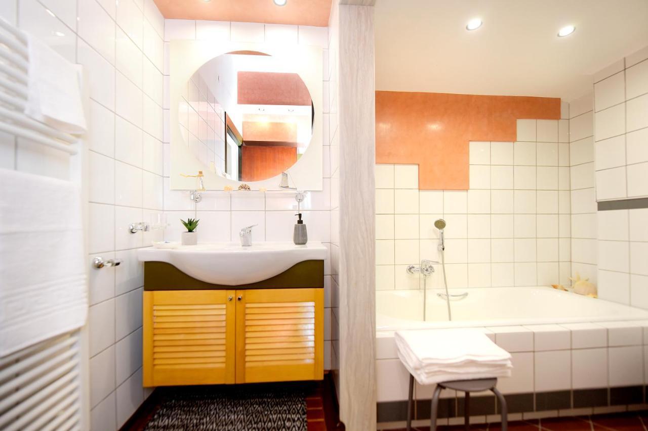 Martha'S Home Rhodes City Екстериор снимка